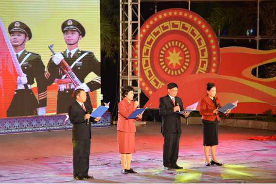 2017年南宁民歌湖周周演群众文化活动（第二期）江南区专场文艺演出在民歌湖上演
