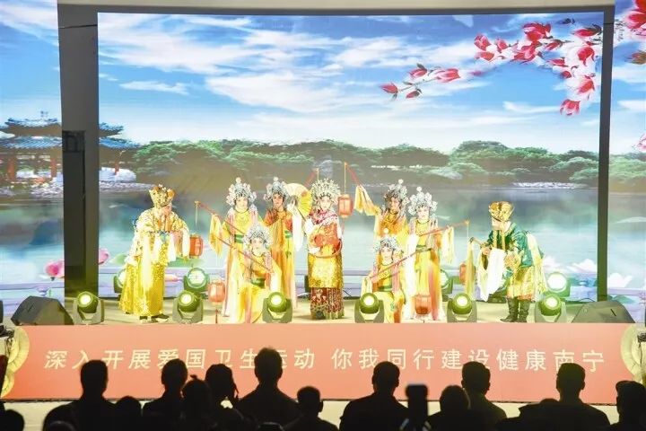 2023年南宁市为民办实事项目文化惠民工程“送戏下基层”首场演出活动举行